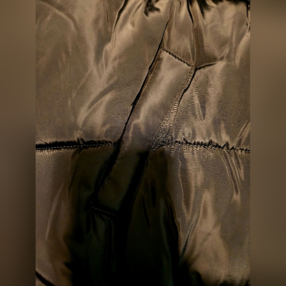 Women's Black Puffer Coat - Picture 4 of 5